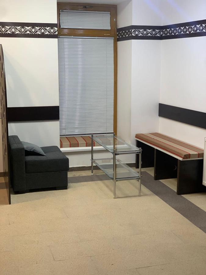 "Modeli" Hostel Тбилиси Екстериор снимка